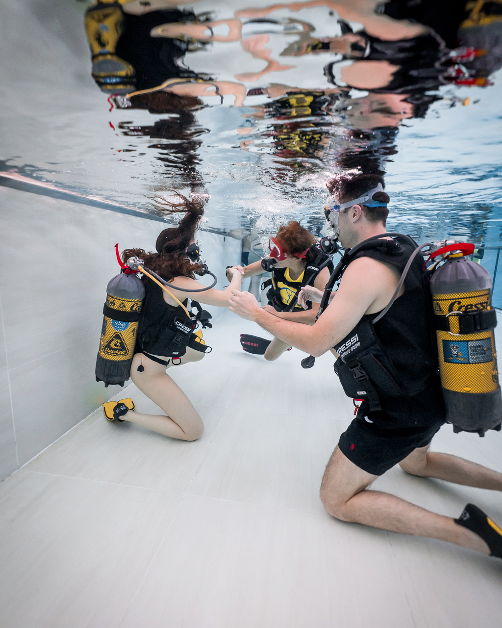 Introduction to shallow water diving, ideal for those who have some fear of depth and prefer to have their "feet on the ground". Relax in the water with simple practical and breathing exercises.
